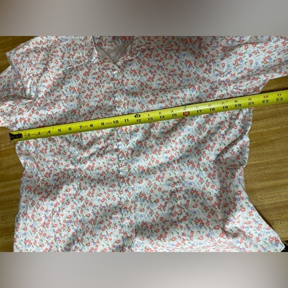 L. L. Bean wrinkle resistant button down 3/4 sleeves floral blouse women’s M - Picture 6 of 15
